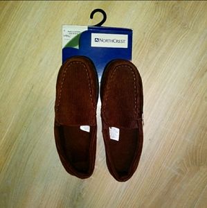 NWT Mens Northcrest spring foam brown fabric slippers 7-9